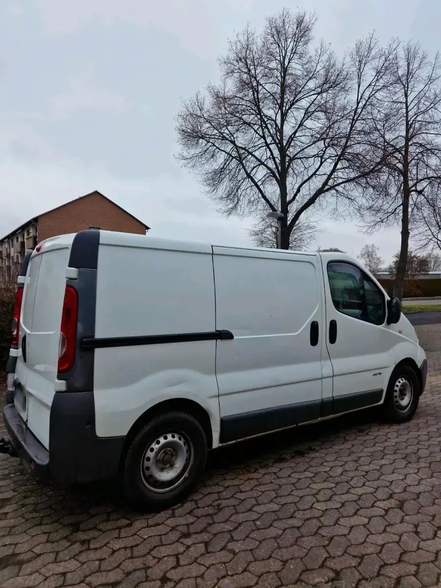 Gebraucht Renault Trafic 120 PS (88 kW) 2010 Weiß Van / Kleinbus