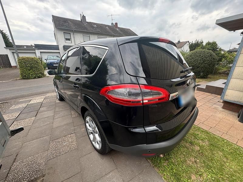 Gebraucht Ford S-MAX Titanium 163 PS (119 kW) 2013 Schwarz Van / Kleinbus