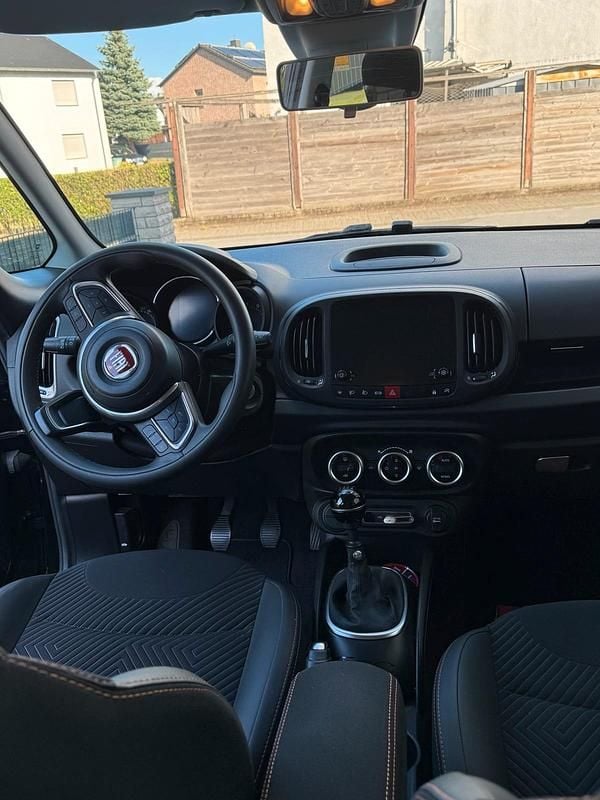 Schwarz Gebraucht 2020 Fiat 500L Cross Van / Kleinbus | 10.999 € (Fairer Preis) - Bild 1/4