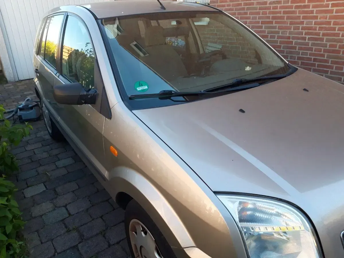 Second-hand Ford Fusion 80 CP (58 kW) 2003 Argintiu Hatchback