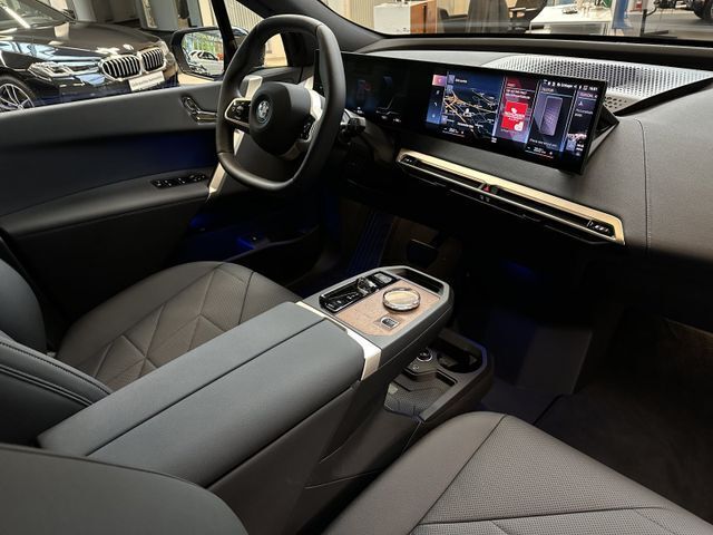 Verkauft BMW iX xDrive40 Sky Lounge 36., gebraucht 2022, 9.900 km in ...