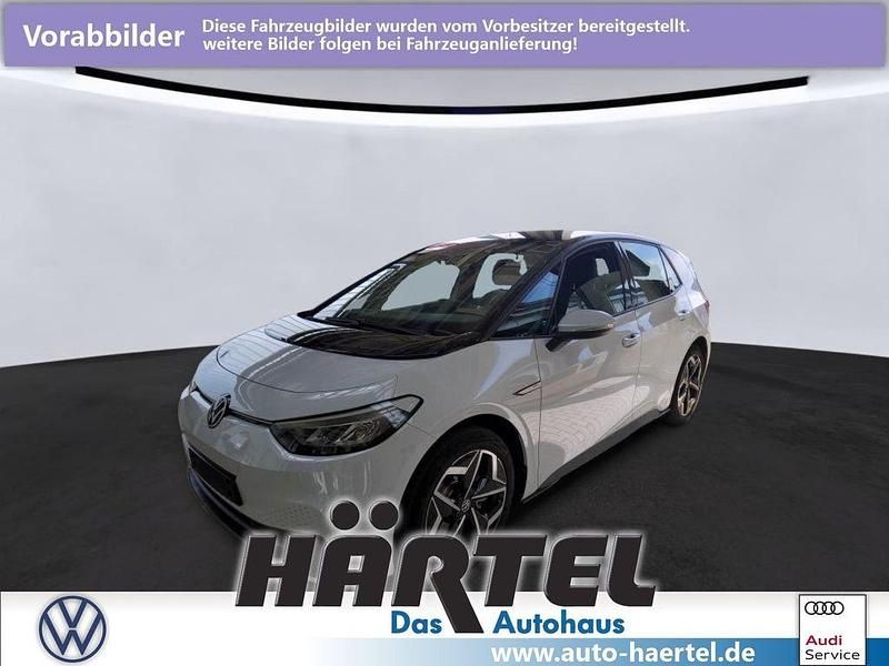 Gletscherweiss (metallic) Gebraucht 2022 VW ID.3 Pro Kleinwagen | 21.700 € (Fairer Preis) - Bild 1/4