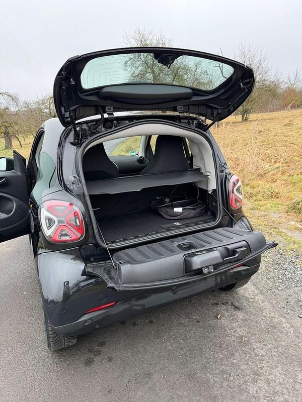 Gebraucht Smart ForTwo Coupé 60 kW (82 PS) 2022 Schwarz Coupé