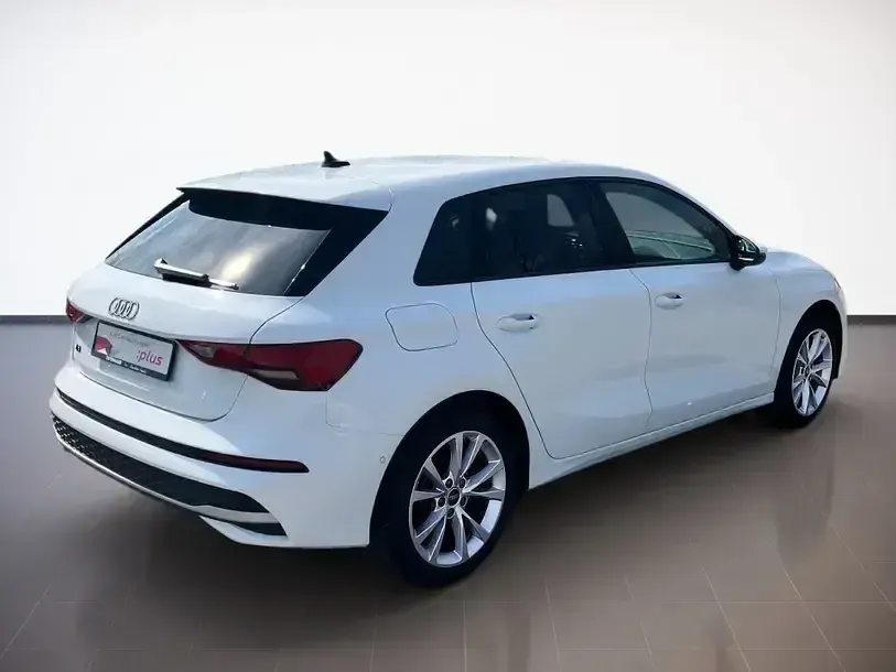 Gebraucht Audi A3 Ambiente 116 PS (85 kW) 2025 Arkonaweiß Limousine