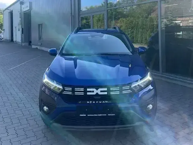 Gebraucht Dacia Sandero Expression 91 PS (66 kW) 2025 Blau Limousine