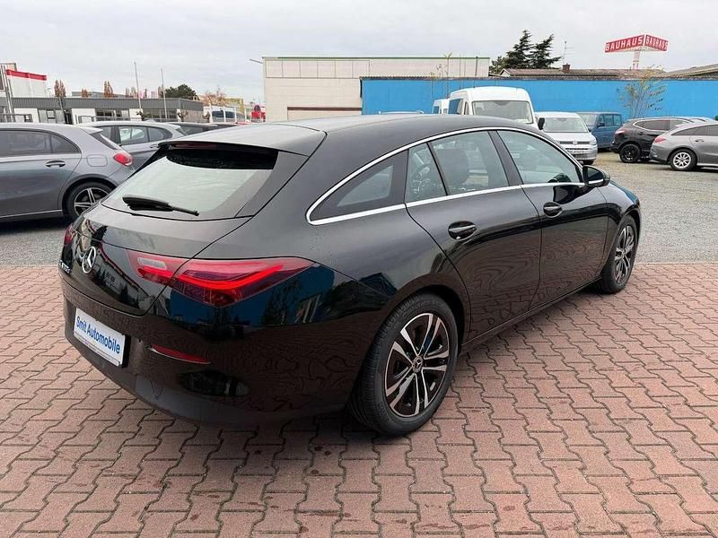 Gebraucht Mercedes CLA180 116 PS (85 kW) 2024 Nachtschwarz Limousine