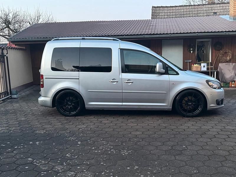 Gebraucht VW Caddy Highline 170 PS (125 kW) 2014 Silber Van / Kleinbus
