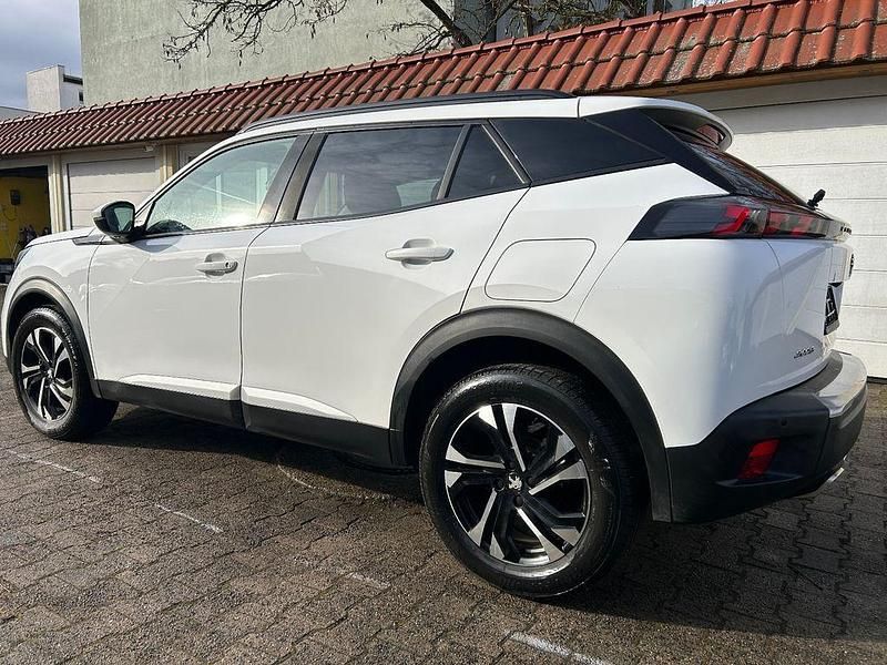 Gebraucht Peugeot 2008 Allure 131 PS (96 kW) 2022 Weiß SUV