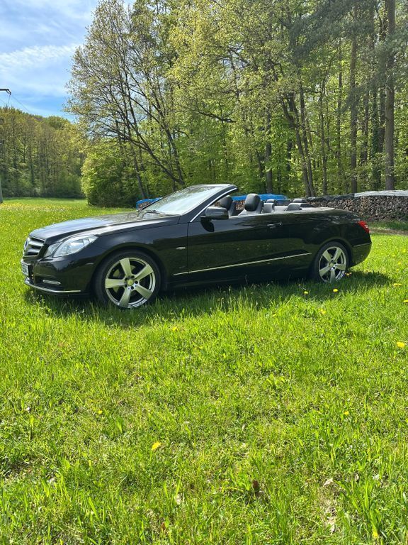 Schwarz Gebraucht 2011 Mercedes E350 Elegance Cabrio | 18.500 € (Fairer Preis) - Bild 1/4