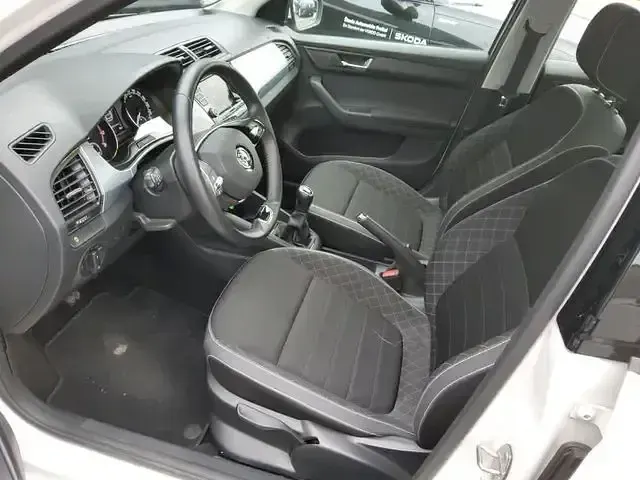 Gebraucht Skoda Fabia Ambition 95 PS (69 kW) 2022 Weiß Kleinwagen
