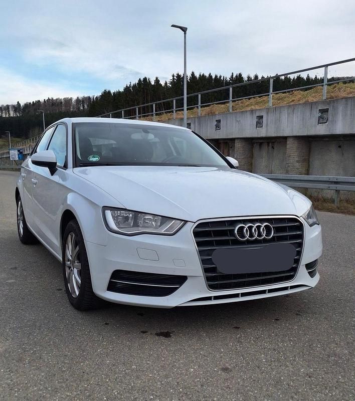 Używany Audi A3 Performance 110 KM (80 kW) 2014 Biały Sedan/Limuzyna