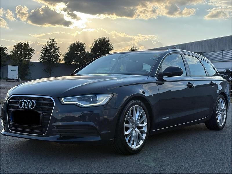 Gebraucht Audi A6 204 PS (150 kW) 2011 Andere farben Kombi