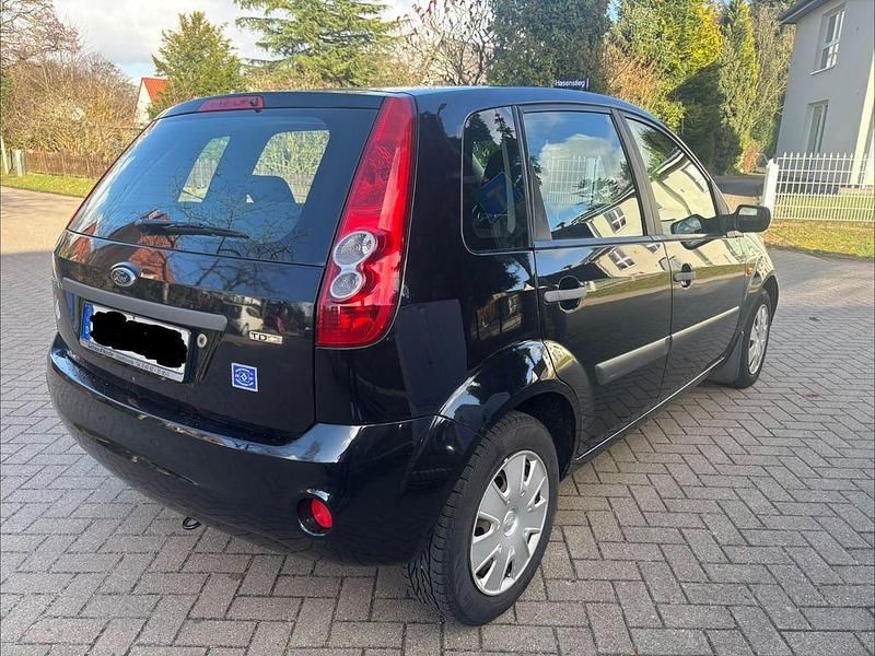 Gebraucht Ford Fiesta 68 PS (50 kW) 2007 Schwarz Kleinwagen