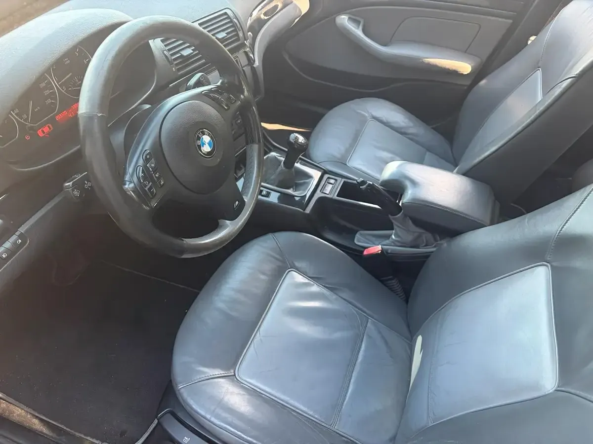 Gebraucht BMW 318 143 PS (105 kW) 2005 Blau Kombi