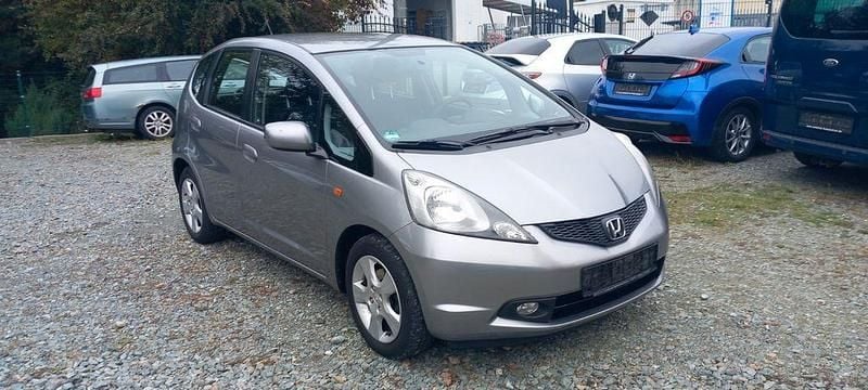 Silber Gebraucht 2010 Honda Jazz Trend Kleinwagen | 2.500 € (Guter Preis) - Bild 1/4