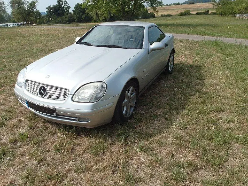 Gebraucht Mercedes SLK230 193 PS (141 kW) 1999 Silber Cabrio