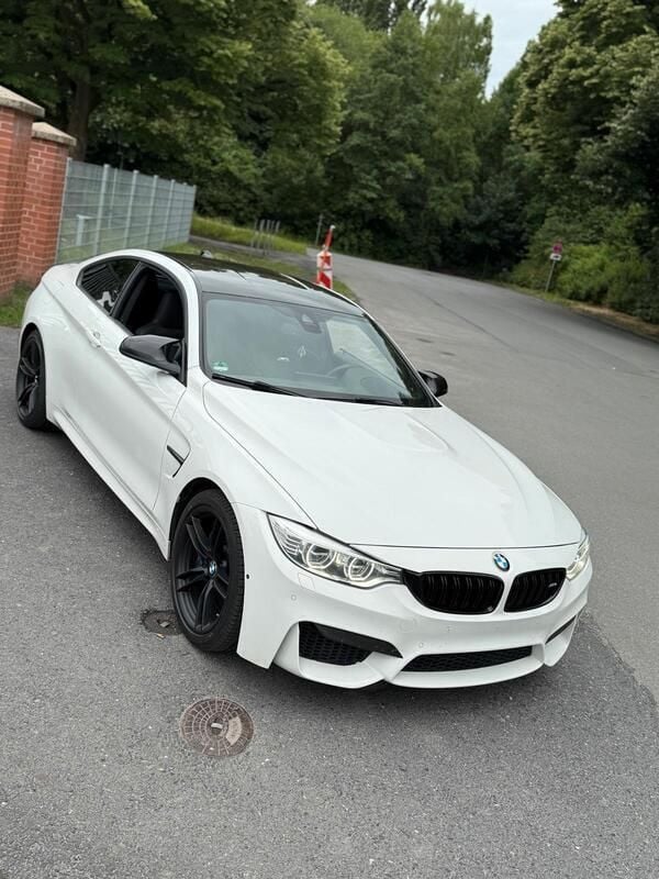 Weiß Gebraucht 2014 BMW M4 Shadowline Coupé | 34.999 € (Fairer Preis) - Bild 1/4