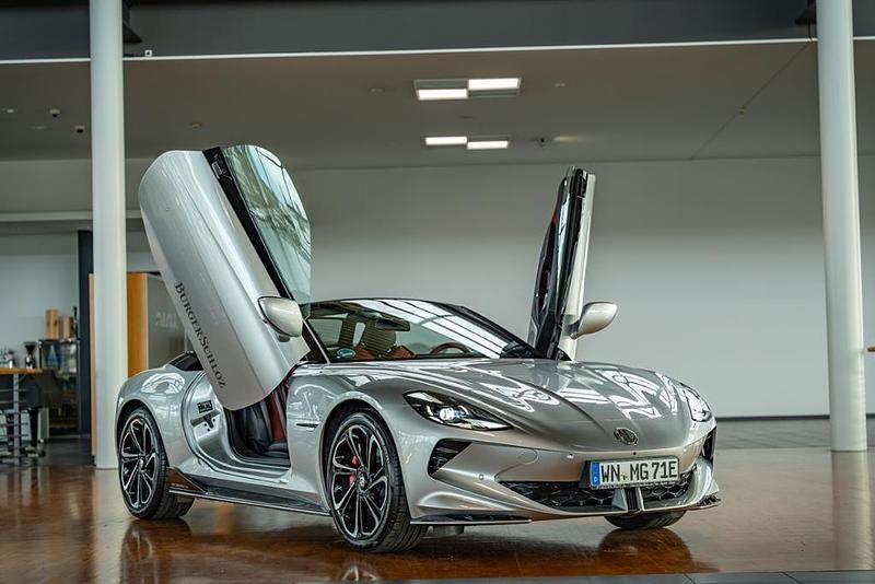 Silber Gebraucht 2025 MG Cyberster Cabrio | 67.490 € (Fairer Preis) - Bild 1/4