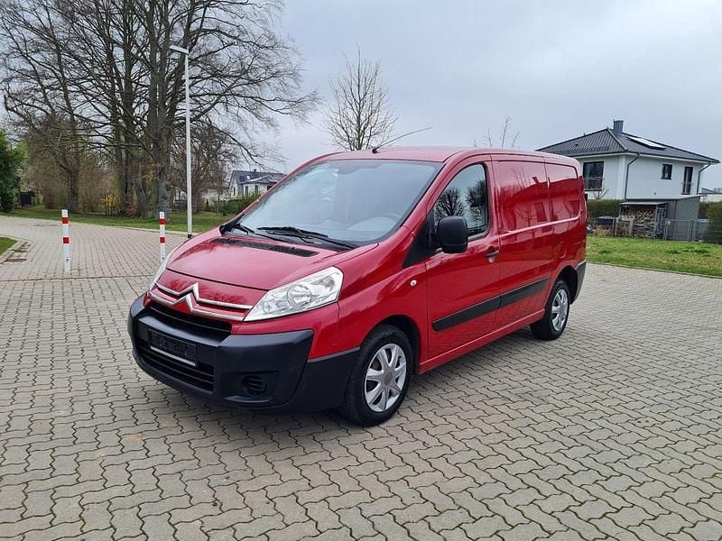 Second-hand Citroën Jumpy 90 CP (66 kW) 2012 Roșu Monovolum