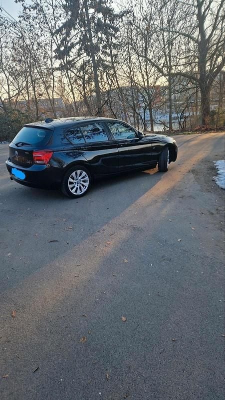 Gebraucht BMW 118 Sport Line 170 PS (125 kW) 2012 Schwarz Kleinwagen