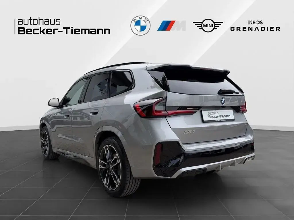 Neu BMW iX1 Exclusive 150 kW (204 PS) 2026 Spacesilber SUV