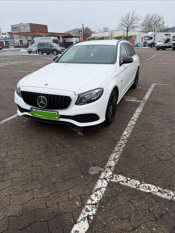 Gebraucht Mercedes E300 Avantgarde 306 PS (225 kW) 2019 Weiß Kombi