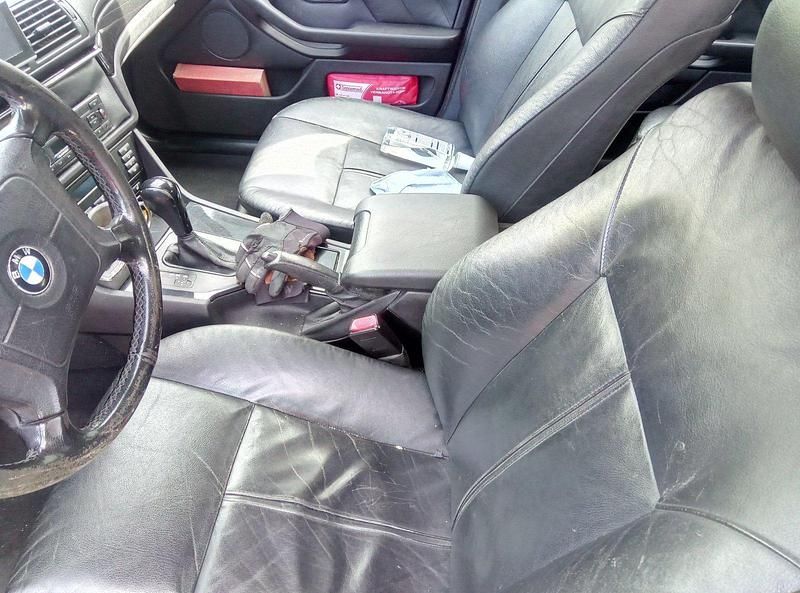 Second-hand BMW 523 170 CP (125 kW) 2000 Gri Break