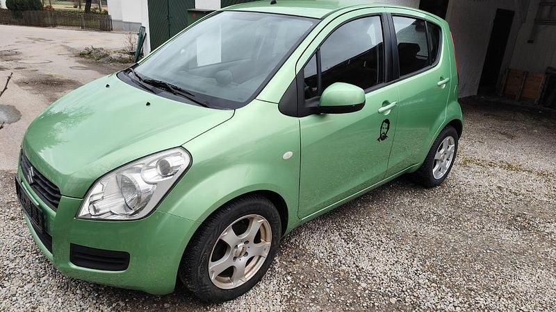 Usado Suzuki Splash Basic 65 HP (47 kW) 2008 Verde Citadino