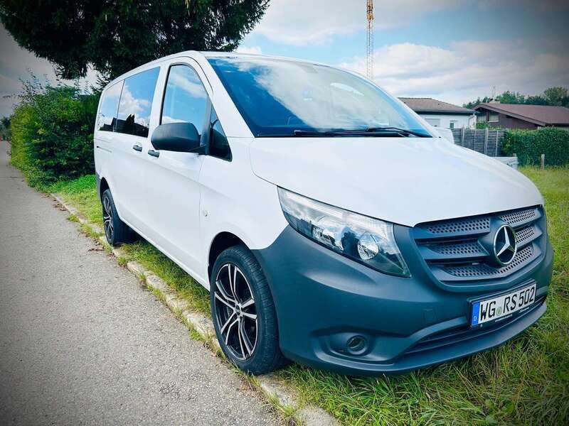 Weiß Gebraucht 2018 Mercedes Vito Van / Kleinbus | 27.999 € (Etwas zu teuer) - Bild 1/4