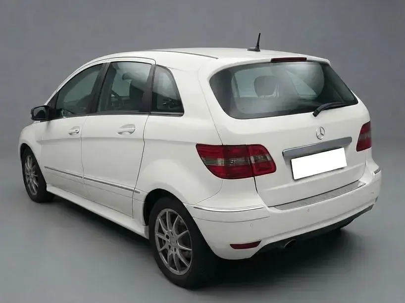 Gebraucht Mercedes B200 140 PS (102 kW) 2011 Weiß Kleinwagen