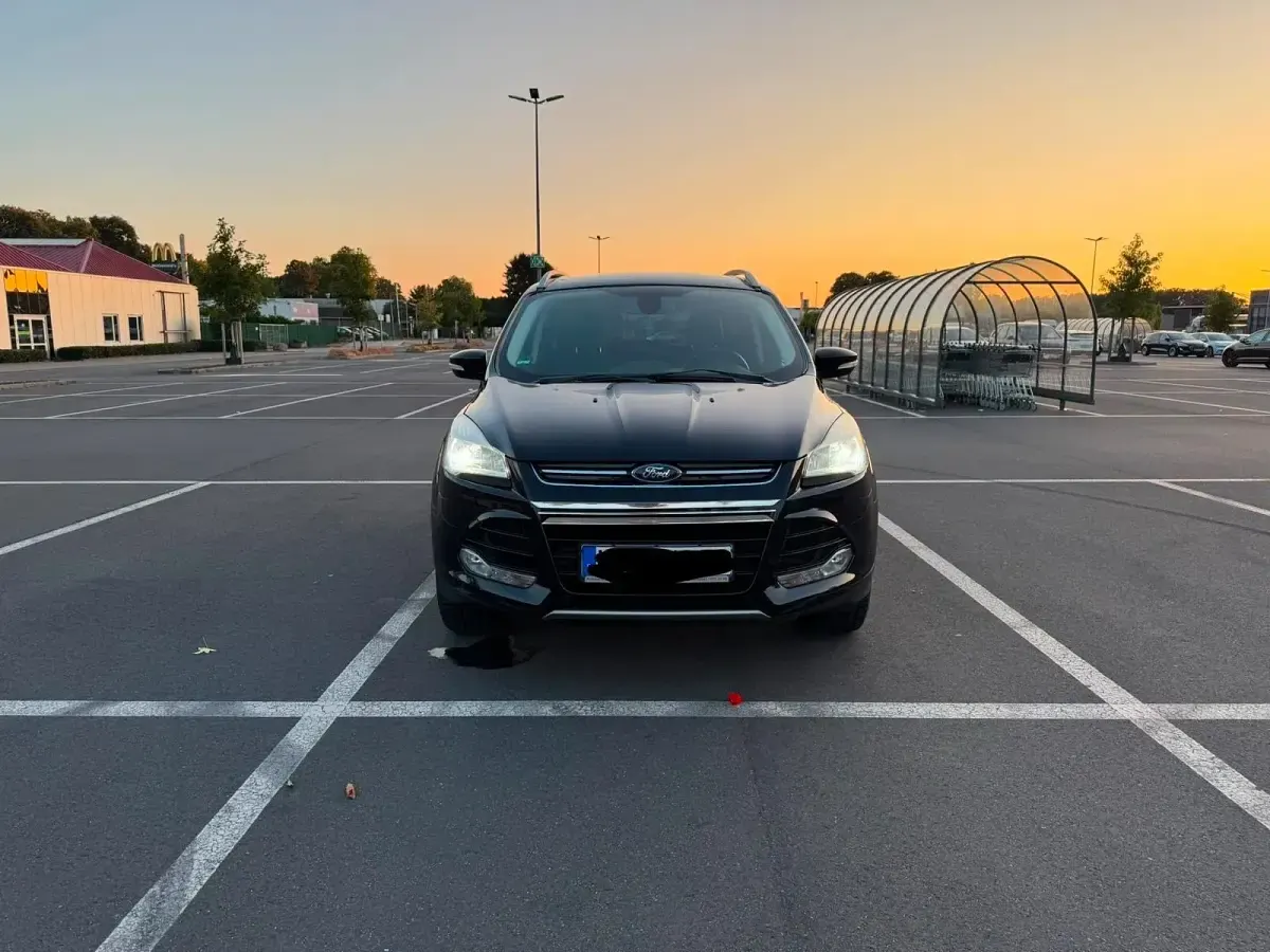 Gebraucht Ford Kuga Titanium 140 PS (102 kW) 2013 Schwarz SUV