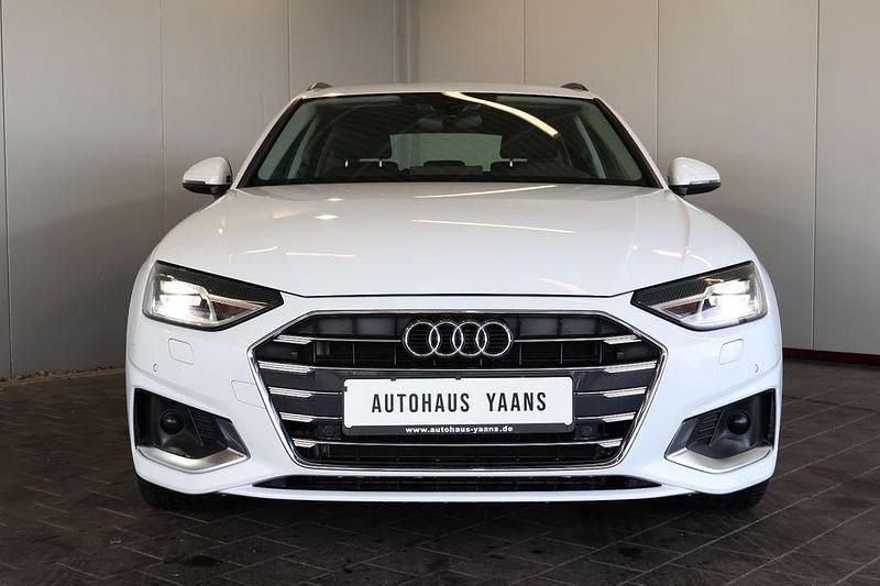 Gebraucht Audi A4 Advanced 204 PS (150 kW) 2022 Weiß Limousine