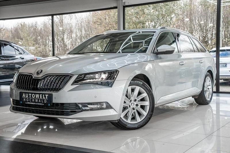 Gebraucht Skoda Superb 150 PS (110 kW) 2019 Silber Kombi