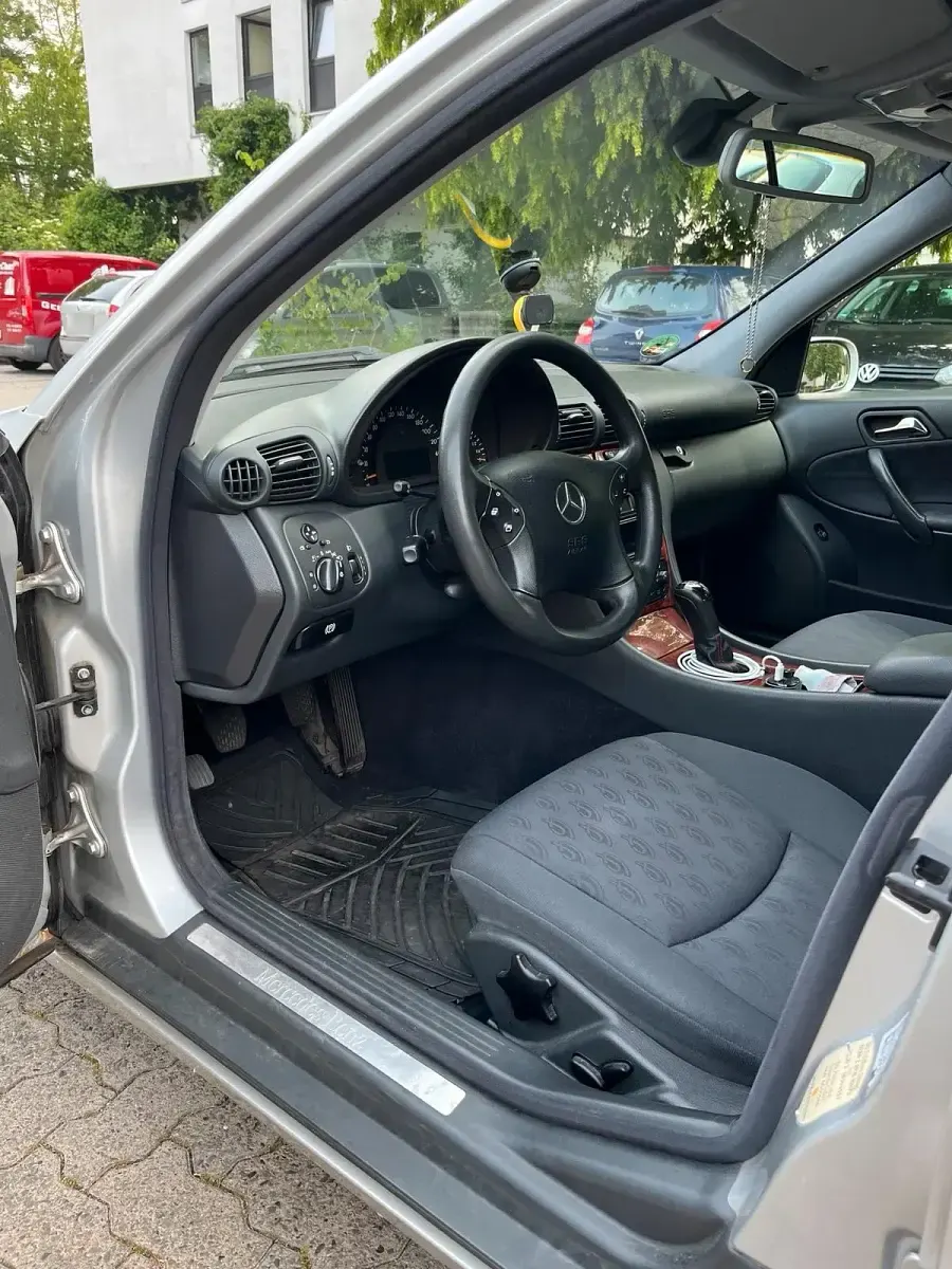 Gebraucht Mercedes C180 145 PS (106 kW) 2003 Silber Kombi