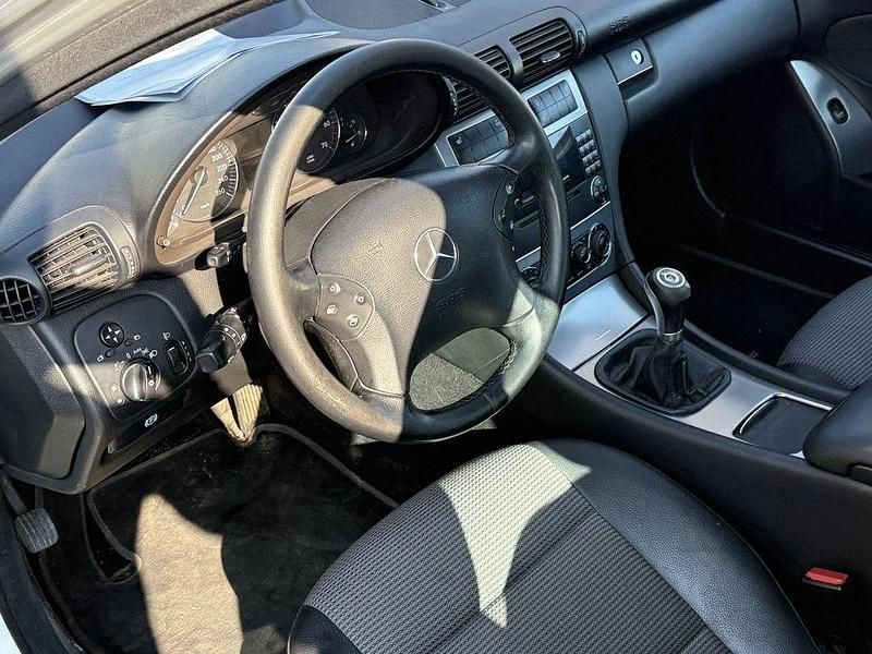 Gebraucht Mercedes C200 Avantgarde 163 PS (119 kW) 2004 Silber Kombi