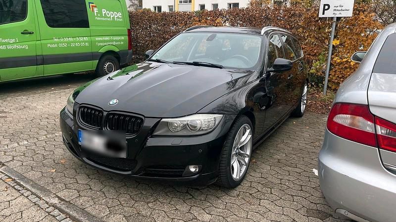 Schwarz Gebraucht 2011 BMW 330 Kombi | 8.500 € (Fairer Preis) - Bild 1/4