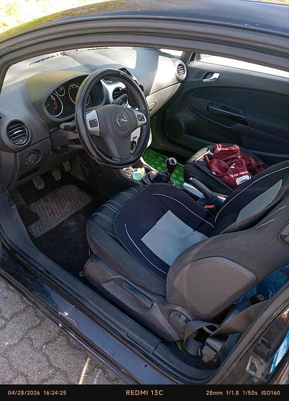 Second-hand Opel Corsa 80 CP (58 kW) 2009 Negru Hatchback