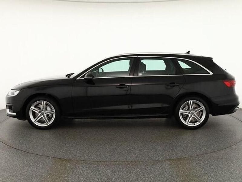 Gebraucht Audi A4 Ambiente 204 PS (150 kW) 2021 Mythosschwarz metallic (metallic) Kombi