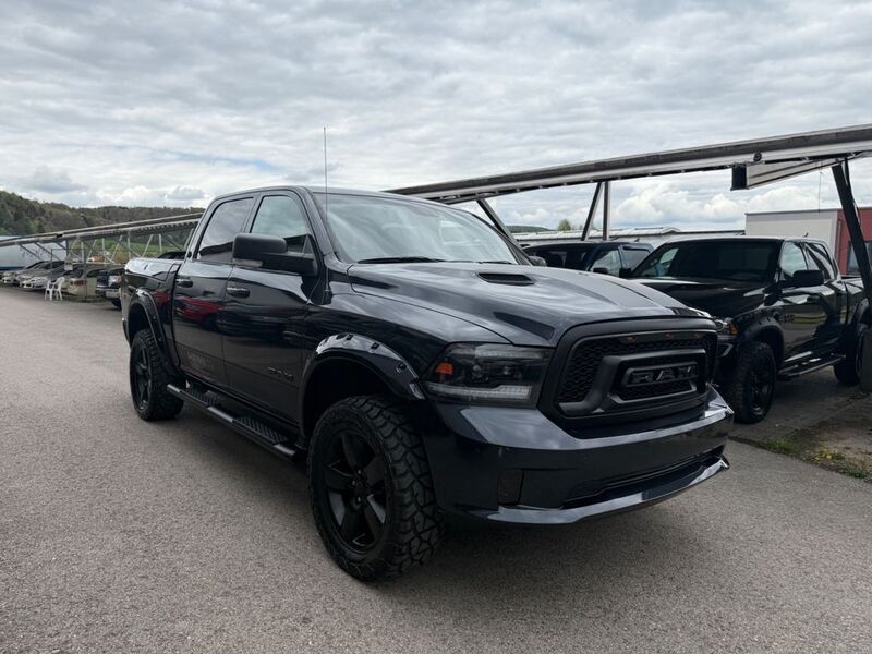 Second-hand Dodge Ram 401 CP (294 kW) 2018 Albastru Pickup