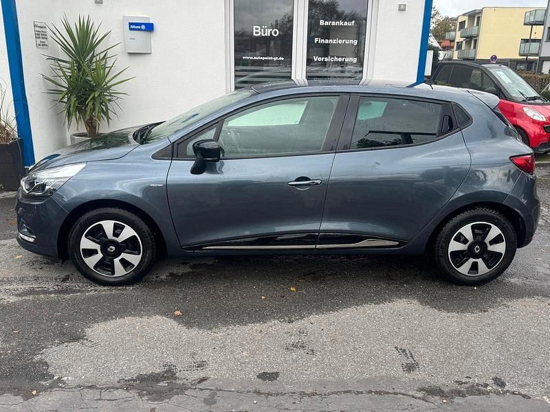Blau Gebraucht 2018 Renault Clio IV LIMITED Kleinwagen | 8.950 € (Fairer Preis) - Bild 1/4