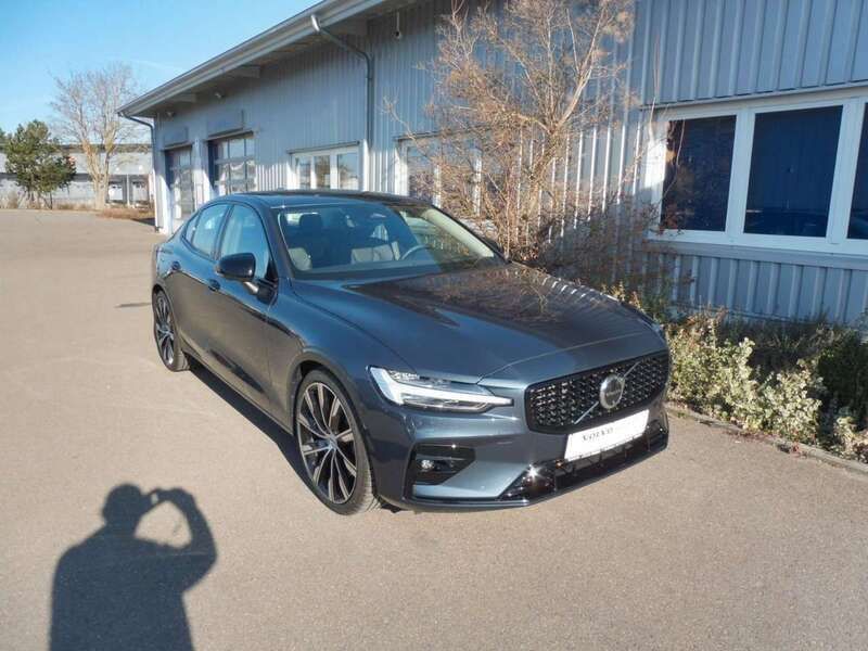 Blau Gebraucht 2024 Volvo S60 Ultimate Limousine | 39.100 € (Fairer Preis) - Bild 1/4