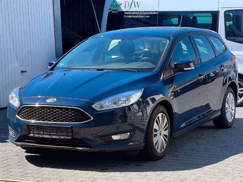 Gebraucht Ford Focus Trend 125 PS (91 kW) 2018 Blau Kombi