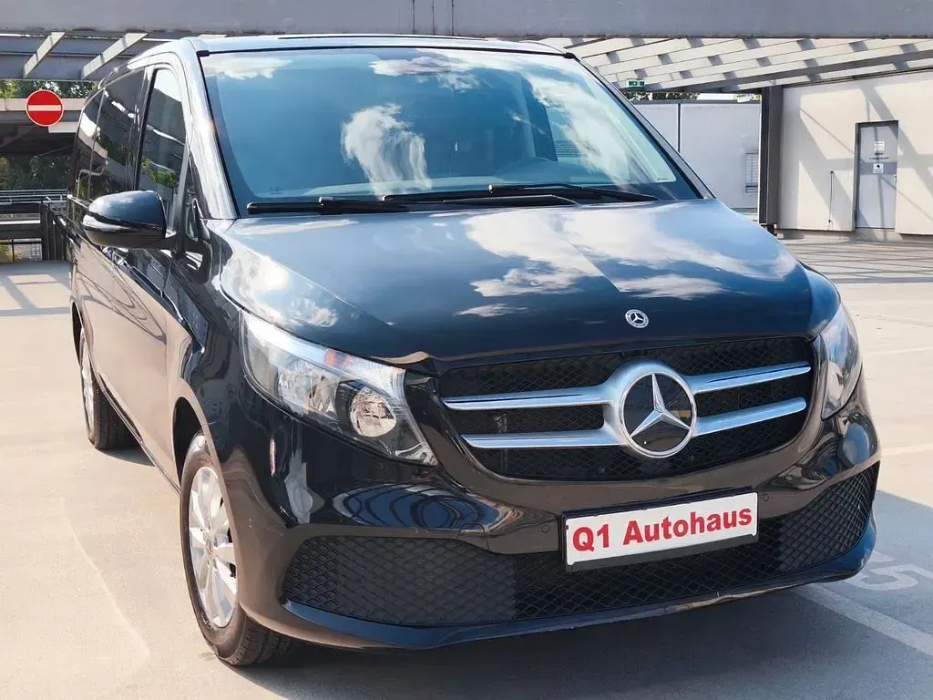 Gebraucht Mercedes V220 163 PS (119 kW) 2021 Schwarz Van / Kleinbus