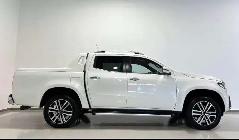 Gebraucht Mercedes X250 190 PS (139 kW) 2018 Weiß Pickup