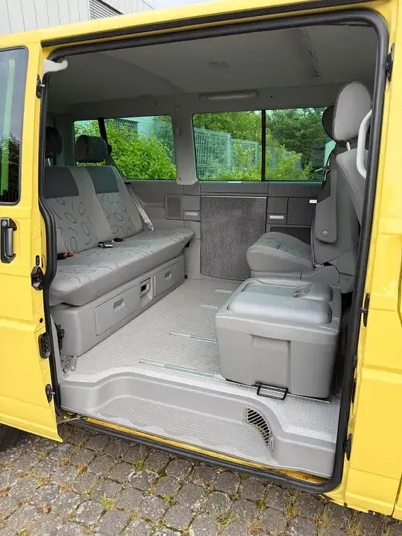 Gebraucht VW Multivan 102 PS (75 kW) 2000 Gelb Van / Kleinbus