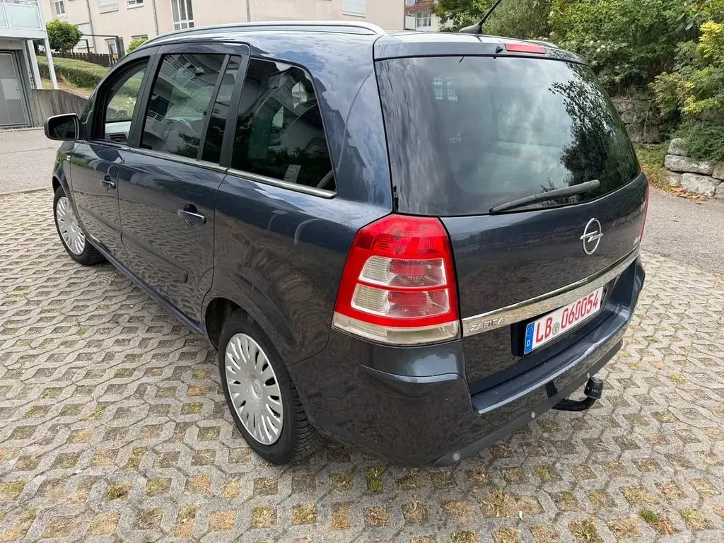 Gebraucht Opel Zafira Design Edition 140 PS (102 kW) 2011 Blau Van / Kleinbus