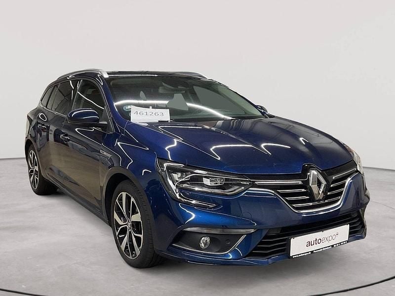 Kosmosblau metallic Gebraucht 2020 Renault Mégane GrandTour Bose Edition Kombi | 13.990 € (Guter Preis) - Bild 1/4
