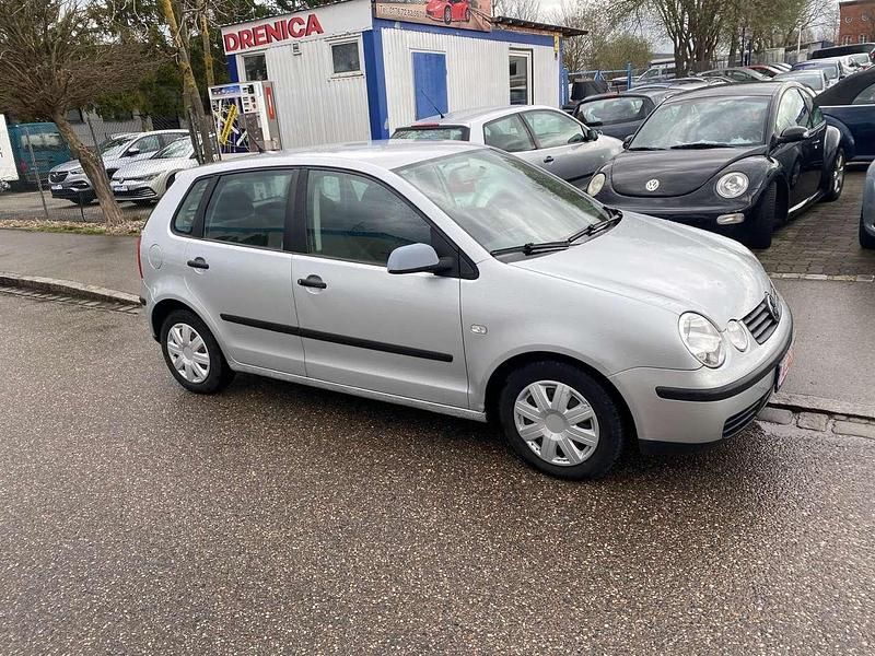 Silber Gebraucht 2003 VW Polo Limousine | 1.650 € (Etwas zu teuer) - Bild 1/4