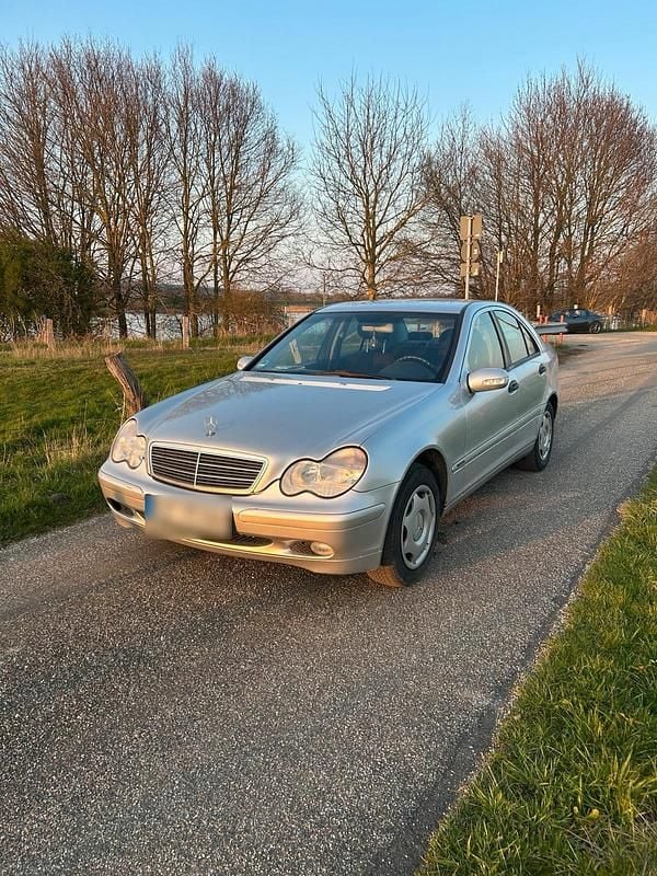 Gebraucht Mercedes C180 128 PS (94 kW) 2001 Silber Limousine
