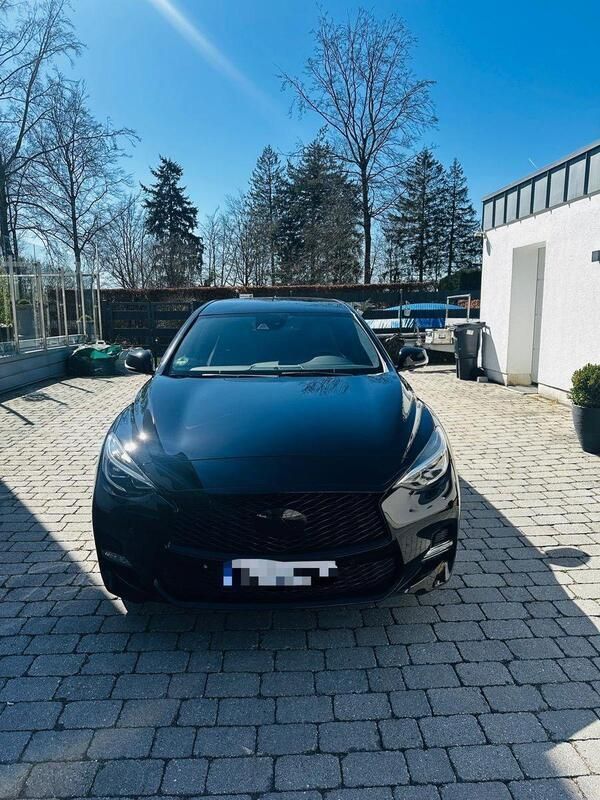 Schwarz Gebraucht 2017 Infiniti Q30 Sport Tech Kleinwagen | 14.500 € (Etwas zu teuer) - Bild 1/4